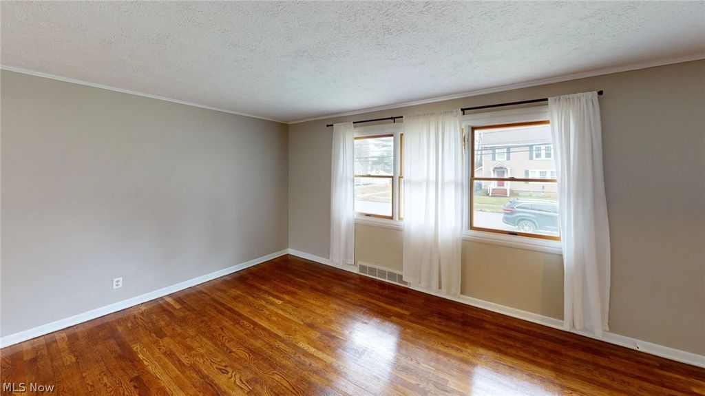 Photo of 462 Roosevelt Avenue, Cuyahoga Falls, OH 44221 (MLS # 5198826)