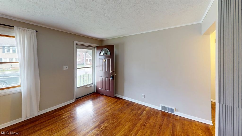 Photo of 462 Roosevelt Avenue, Cuyahoga Falls, OH 44221 (MLS # 5198826)