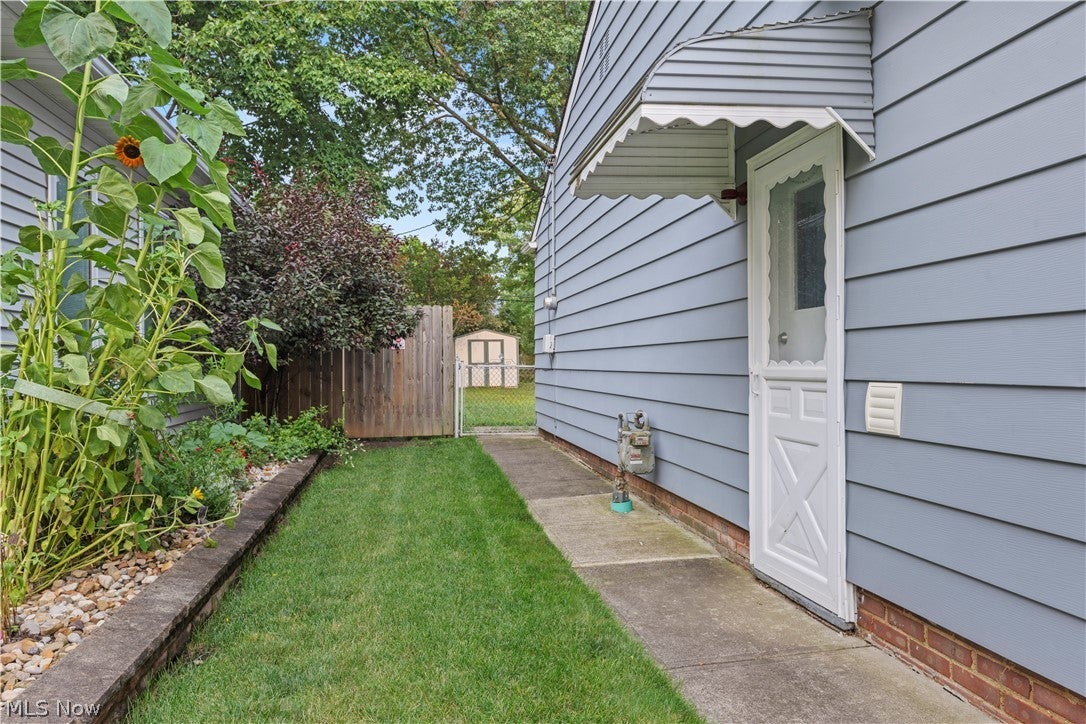 6869 Oakwood Road