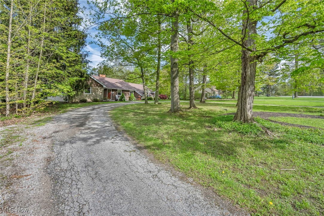 8665 Johnnycake Ridge Road, Mentor, Ohio image 31