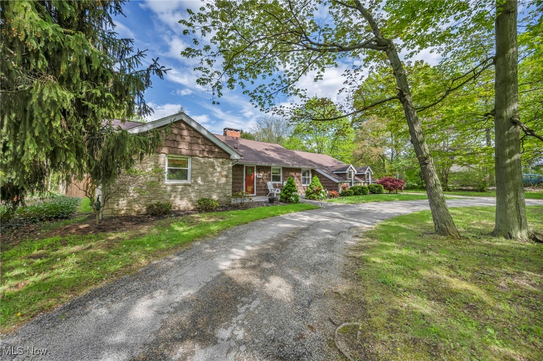 8665 Johnnycake Ridge Road, Mentor, Ohio image 32