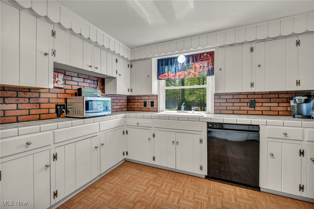 8665 Johnnycake Ridge Road, Mentor, Ohio image 13