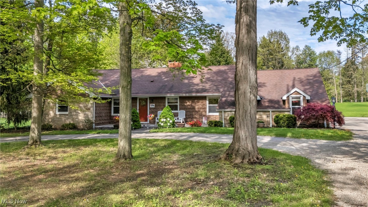 8665 Johnnycake Ridge Road, Mentor, Ohio image 3