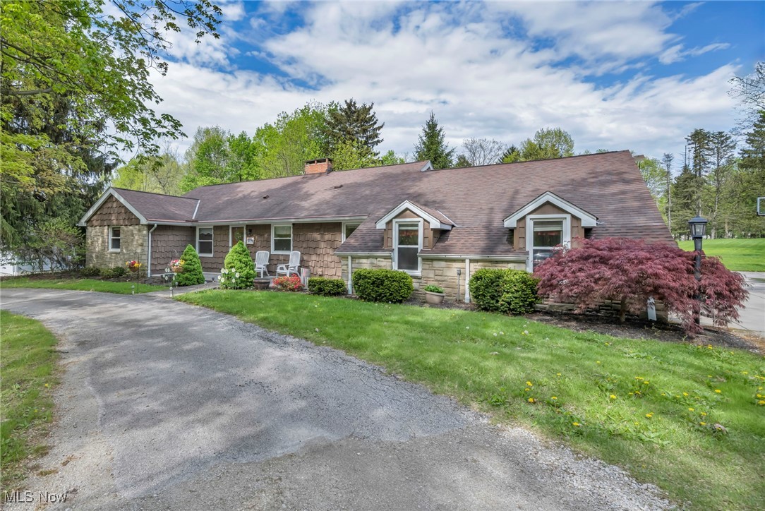 8665 Johnnycake Ridge Road, Mentor, Ohio image 2