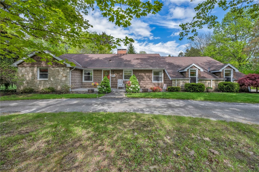 8665 Johnnycake Ridge Road, Mentor, Ohio image 1