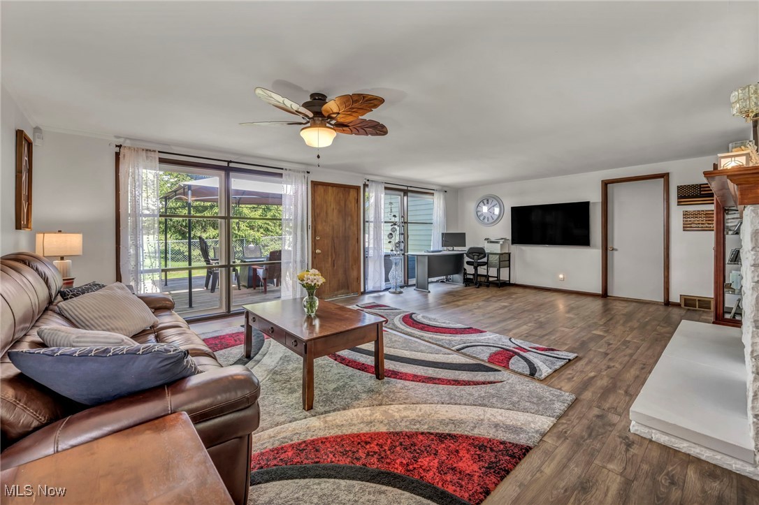 8665 Johnnycake Ridge Road, Mentor, Ohio image 4