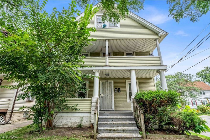 380 E 165th St Down/#1, Cleveland- Spacious 2 bedrooms 1 bath multi unit! //

$690 rent / $690 deposit //
$49 application fee per adult //
NO SMOKING //
1 time $99 non-refundable set up fee paid at lease signing //

$30/month required resident benefit package; can include personal property/liability insurance for an additional $5/month for $35/month total. //

All applicants are required to fill out a PetScreening app, found on our website directly on the app before being processed. Even if you have NO pets - this app must be filled out. One-time, non-refundable pet fee of $200-300 per animal applies to all pets & must be paid prior to or when you pay your first month rent. (No fee for qualified assistance animals). //

Our app is processed through secure site: Findigs, they require ID & income verification. W/O this, your app will not be processed. They offer 24/7chat support on their app directly for questions. //

A spacious downstairs unit of a multi-family home! There