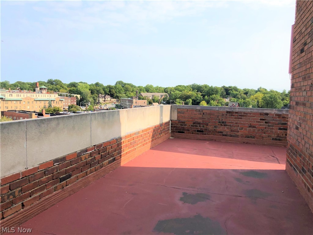 Euchts Resub - Residential Lease