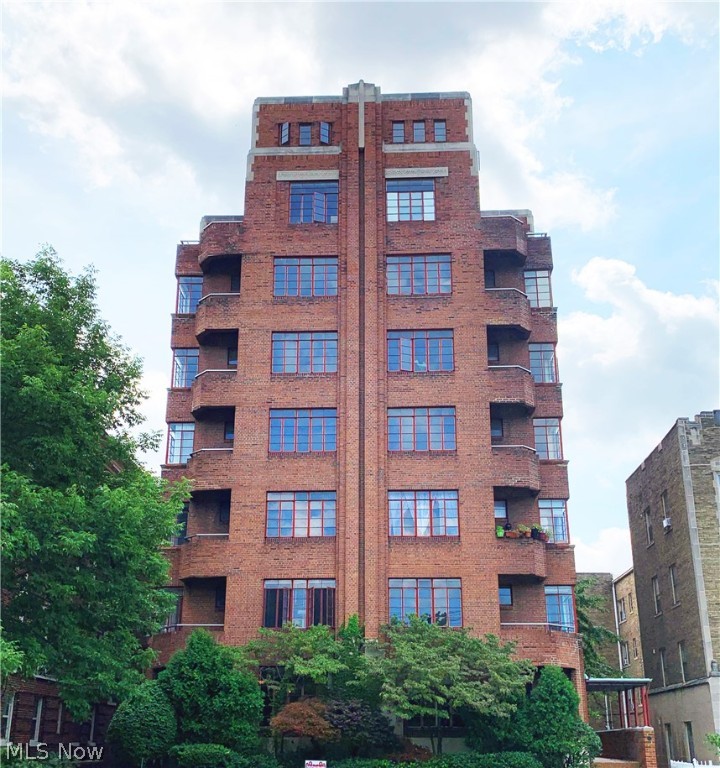 Euchts Resub - Residential Lease