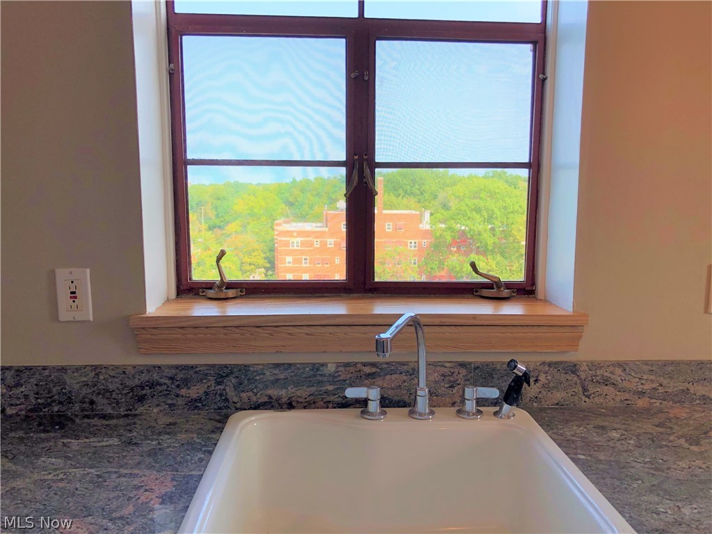 Euchts Resub - Residential Lease