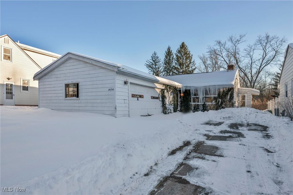 Photo of 14750 Schreiber Road, Maple Heights, OH 44137 (MLS # 5185041)