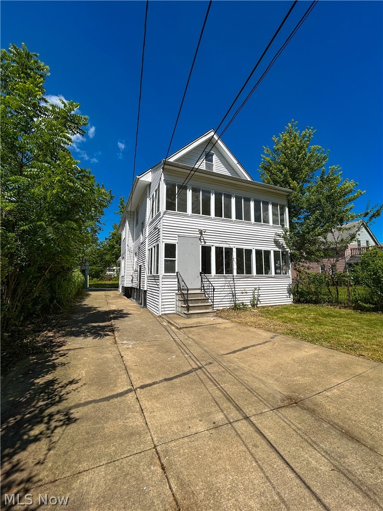 3415 E 113th Street