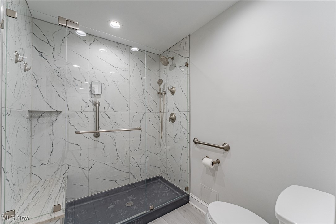 Acacia/Green Condo - Residential