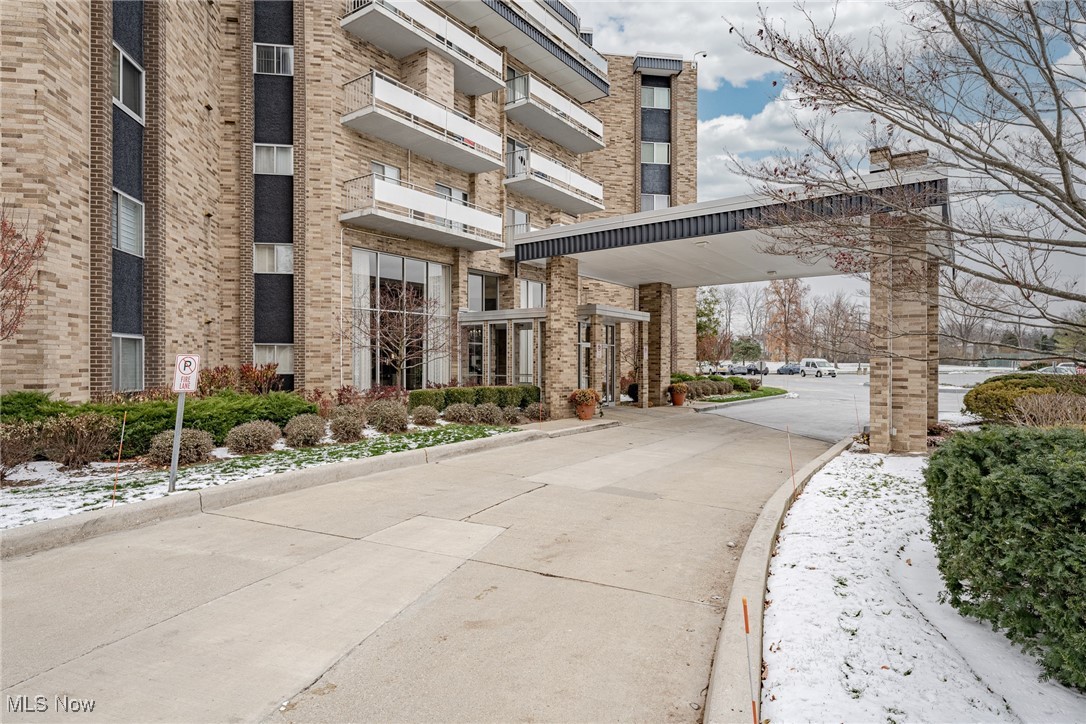 Acacia/Green Condo - Residential