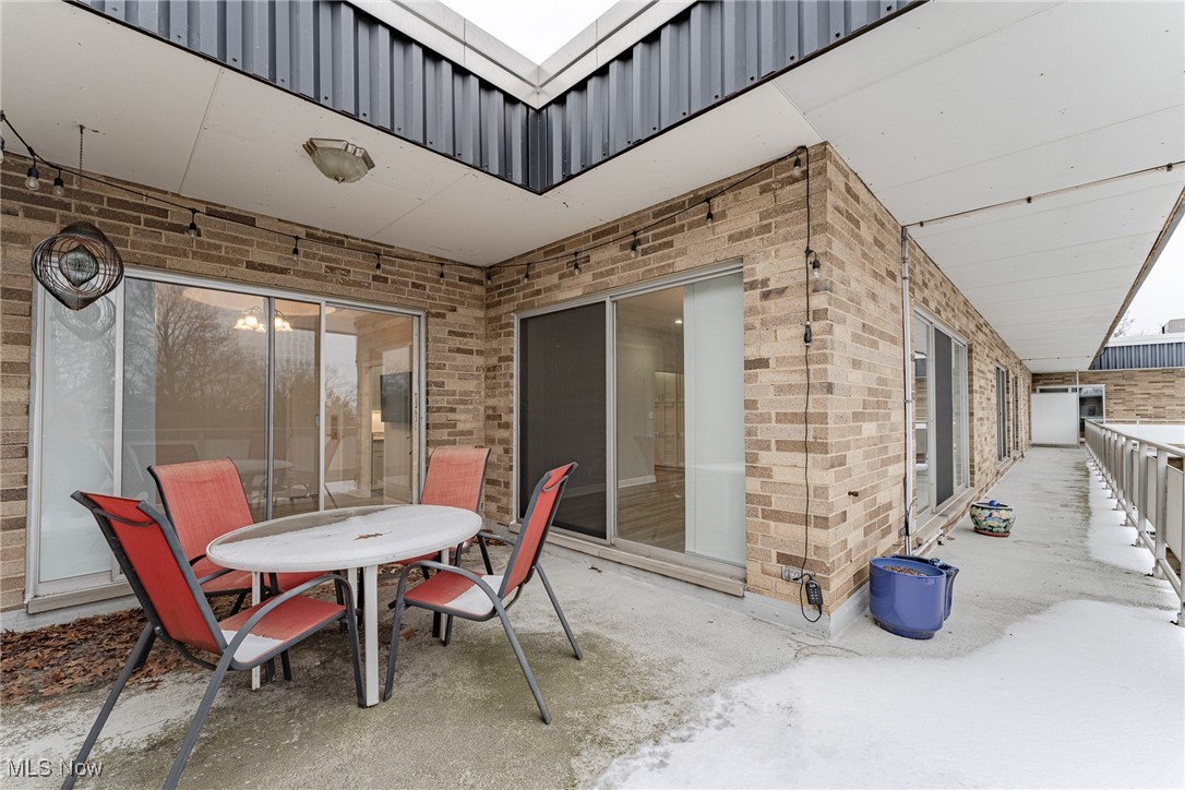 Acacia/Green Condo - Residential