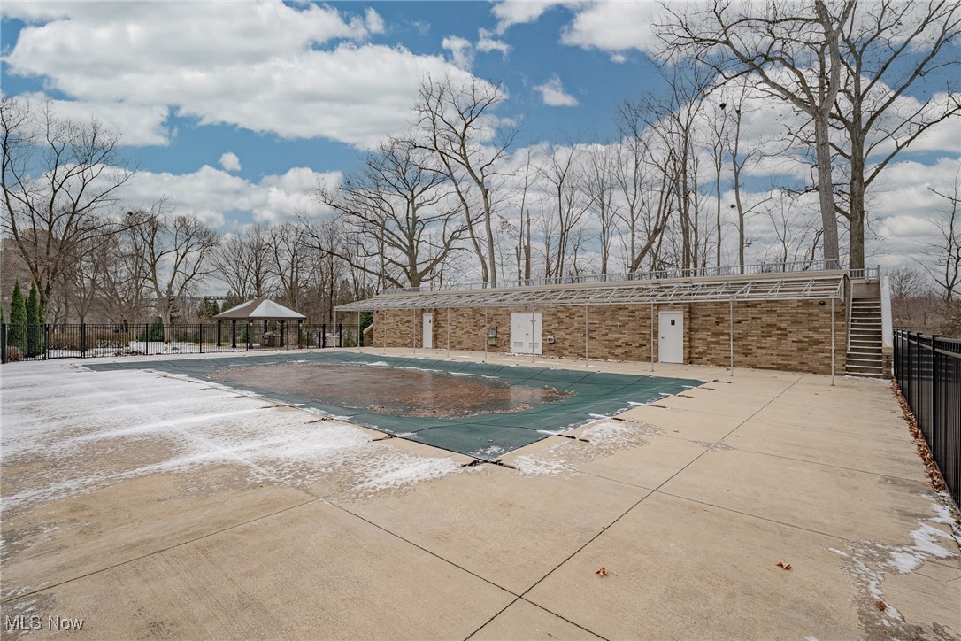 Acacia/Green Condo - Residential