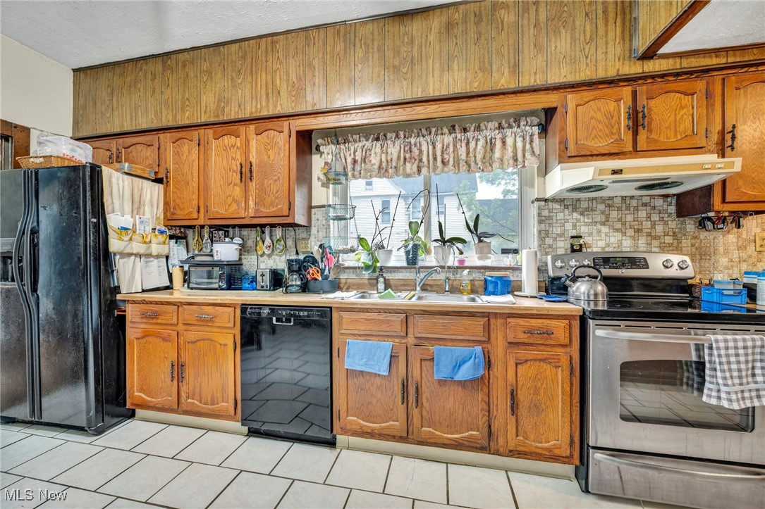 1438 E 52nd Street, Cleveland, Ohio image 12