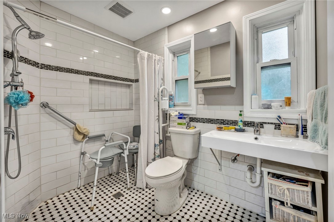 1438 E 52nd Street, Cleveland, Ohio image 15