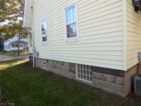 Tiny photo for 940 Davis Street, Akron, OH 44310 (MLS # 5257049)
