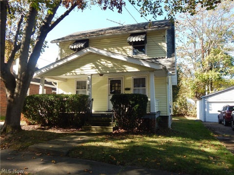 Photo of 940 Davis Street, Akron, OH 44310 (MLS # 5257049)
