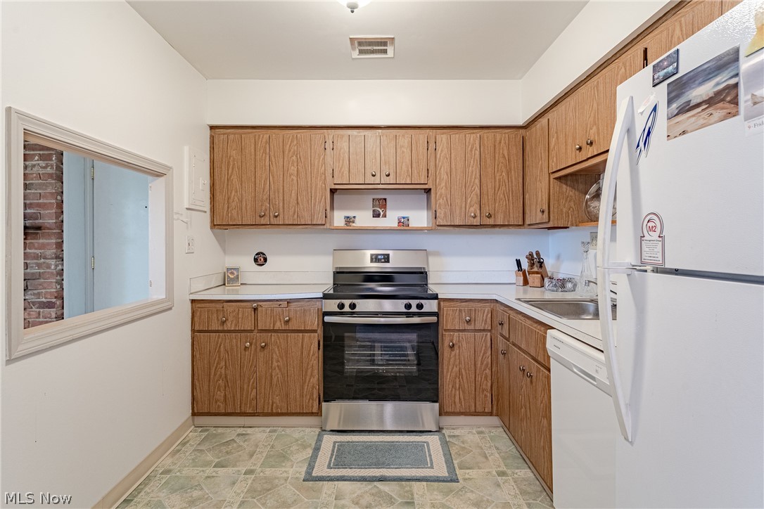 Heritage Circle Condo - Residential