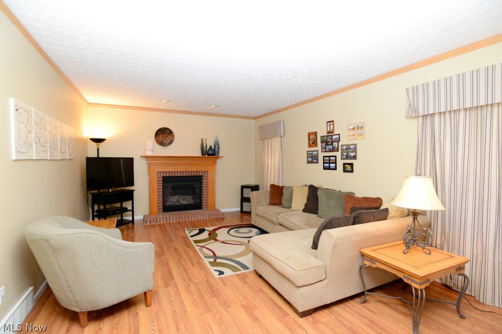 Falls Pointe - Residential