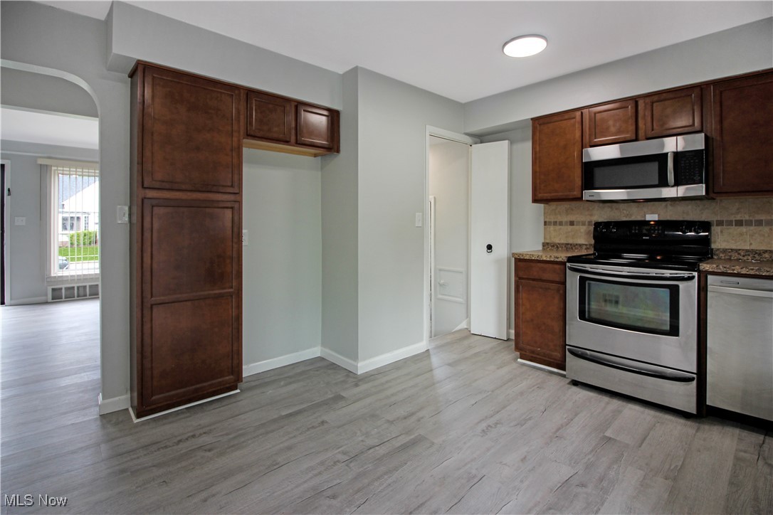 30320 Fern Drive, Willowick, Ohio image 10
