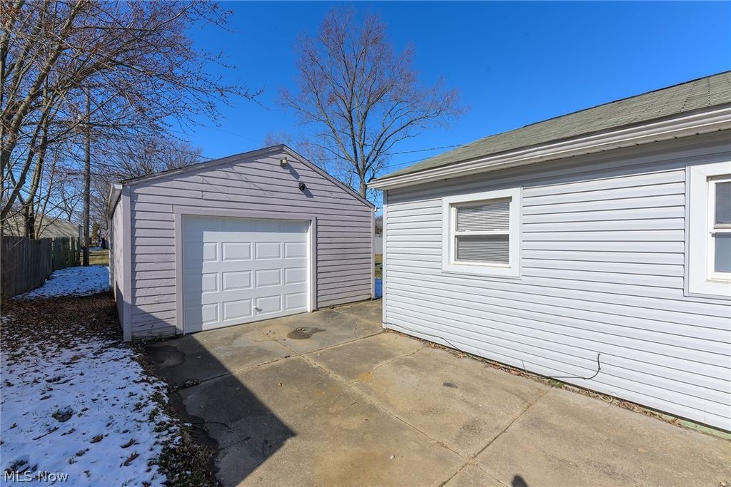 Photo of 2225 Martha Avenue NE, Canton, OH 44705 (MLS # 5197409)