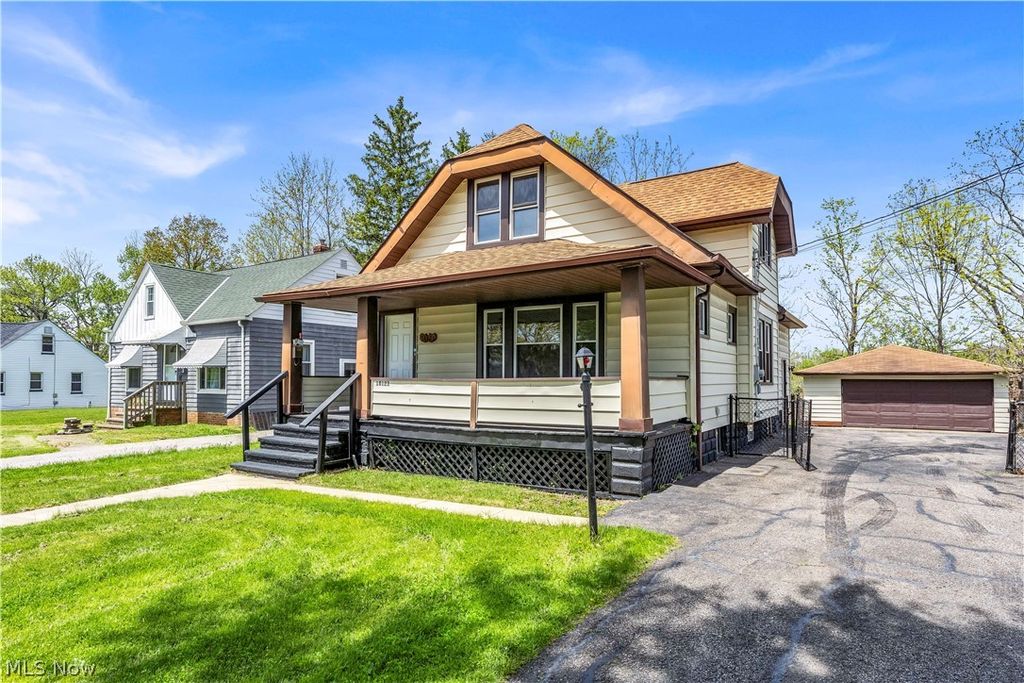 Photo of 18123 Mccracken Road, Maple Heights, OH 44137 (MLS # 5210777)