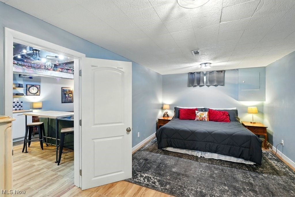 Novelty, Ohio 44072, United States, 4 Bedrooms Bedrooms, ,4 BathroomsBathrooms,Residential,Contingent,144679