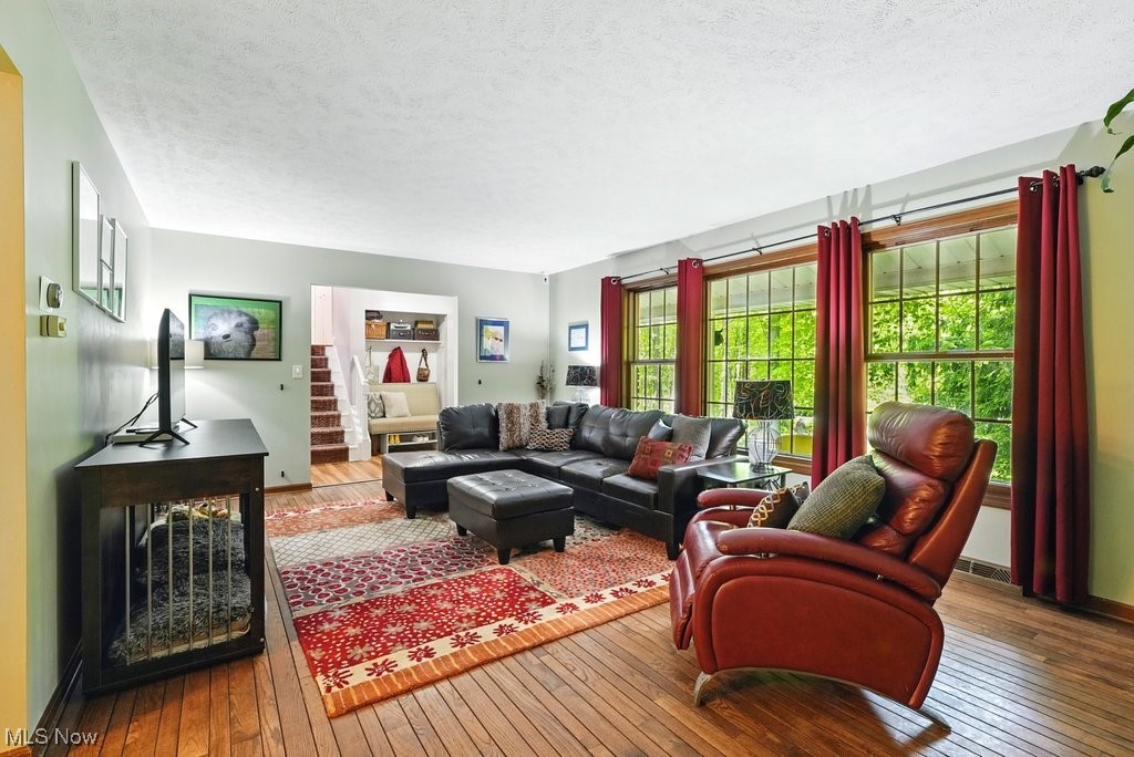 Novelty, Ohio 44072, United States, 4 Bedrooms Bedrooms, ,4 BathroomsBathrooms,Residential,Contingent,144679