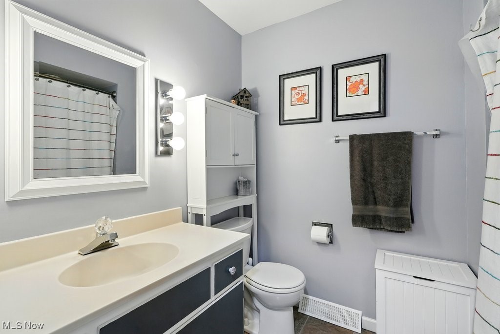 Novelty, Ohio 44072, United States, 4 Bedrooms Bedrooms, ,4 BathroomsBathrooms,Residential,Contingent,144679