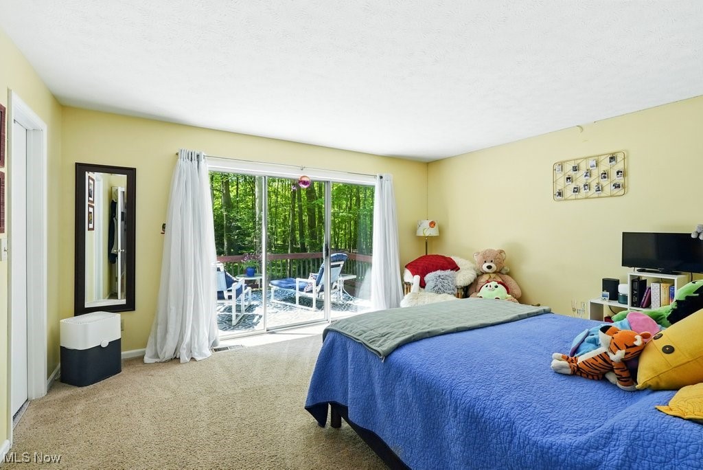 Novelty, Ohio 44072, United States, 4 Bedrooms Bedrooms, ,4 BathroomsBathrooms,Residential,Contingent,144679