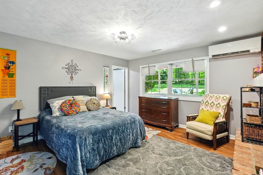 Novelty, Ohio 44072, United States, 4 Bedrooms Bedrooms, ,4 BathroomsBathrooms,Residential,Contingent,144679