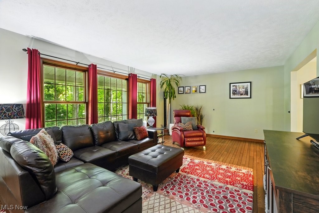 Novelty, Ohio 44072, United States, 4 Bedrooms Bedrooms, ,4 BathroomsBathrooms,Residential,Contingent,144679