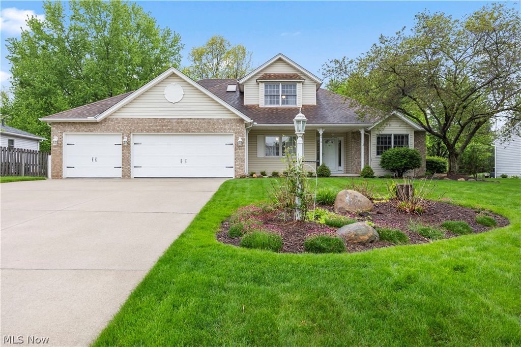 Photo of 675 Juniper Lane, Brunswick, OH 44212 (MLS # 5206245)