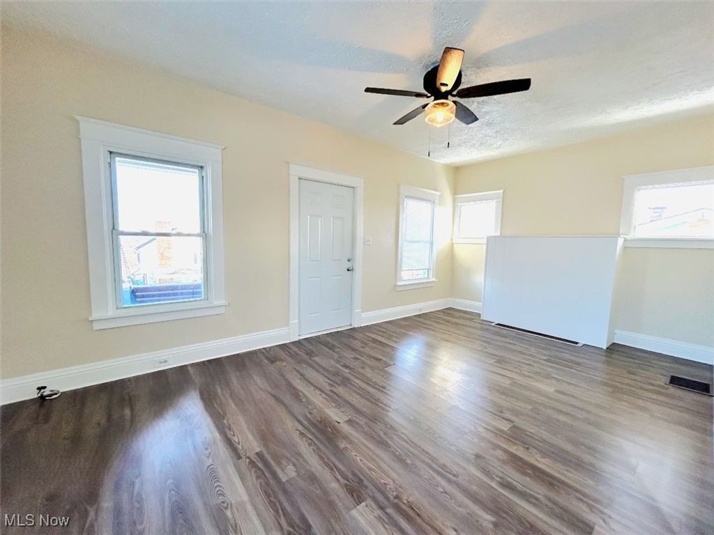 Photo of 2454 Cleveland Avenue, Steubenville, OH 43952 (MLS # 5181633)