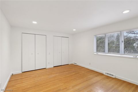 Tiny photo for 32150 S Woodland Road, Cleveland, OH 44124 (MLS # 5188082)