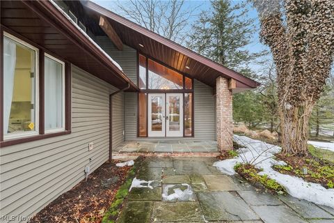 Tiny photo for 32150 S Woodland Road, Cleveland, OH 44124 (MLS # 5188082)