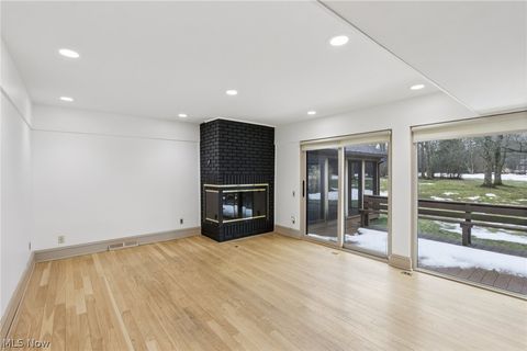 Tiny photo for 32150 S Woodland Road, Cleveland, OH 44124 (MLS # 5188082)