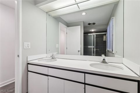 Tiny photo for 32150 S Woodland Road, Cleveland, OH 44124 (MLS # 5188082)