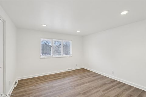 Tiny photo for 32150 S Woodland Road, Cleveland, OH 44124 (MLS # 5188082)