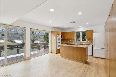 Tiny photo for 32150 S Woodland Road, Cleveland, OH 44124 (MLS # 5188082)