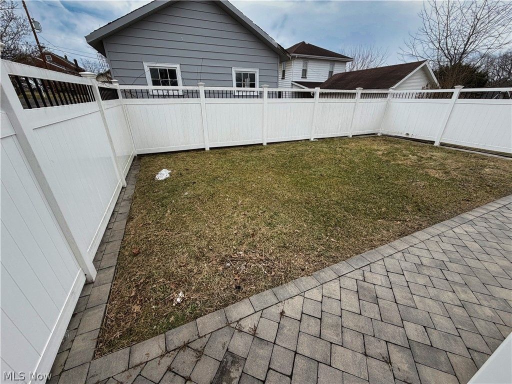 Photo of 2012 Fairmont Avenue, Steubenville, OH 43952 (MLS # 5191374)