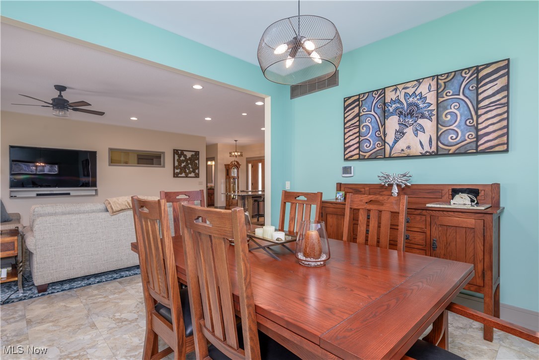 4340 Castlegate Boulevard, Uniontown, Ohio image 15