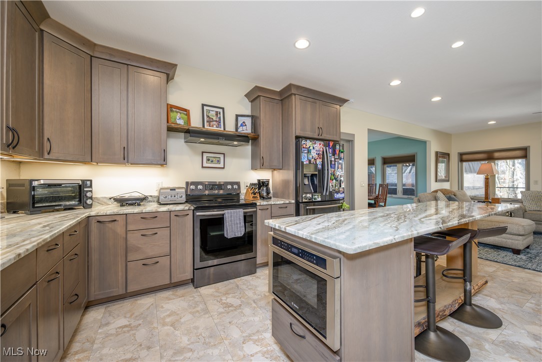 4340 Castlegate Boulevard, Uniontown, Ohio image 10