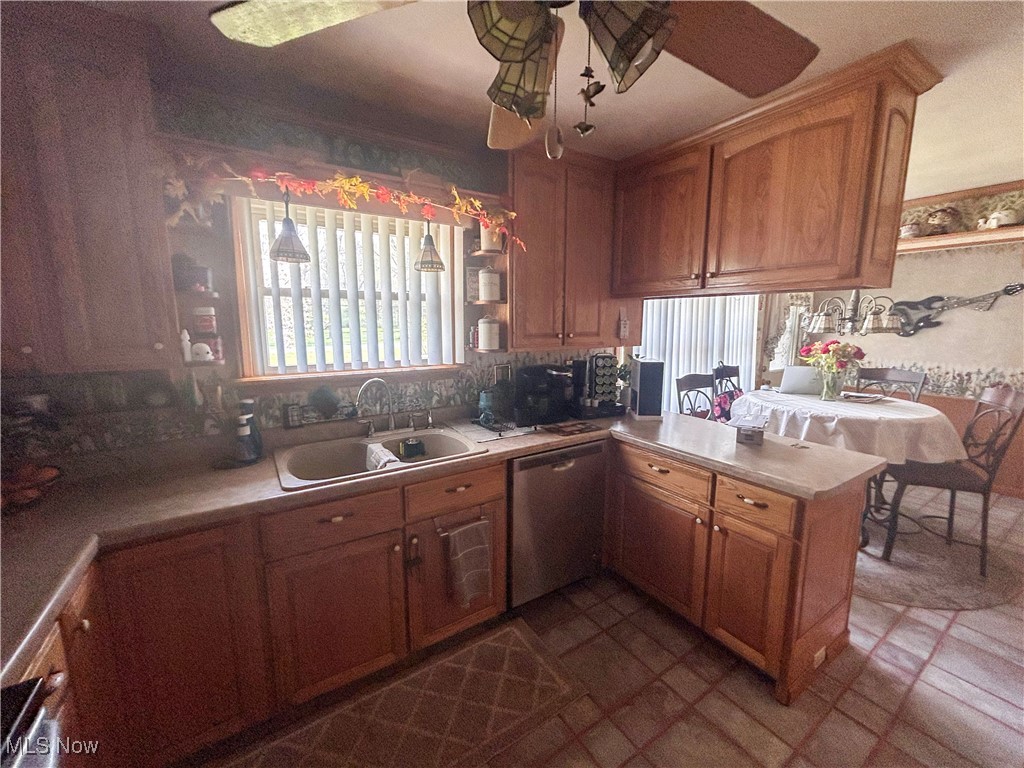 1557 W Park Avenue, Niles, Ohio image 4