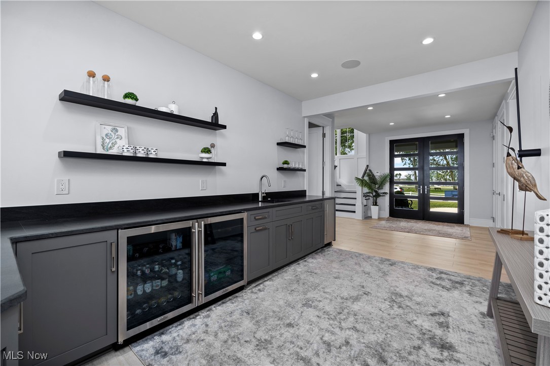 377 Lakewood