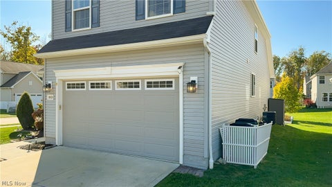 Tiny photo for 10424 Maryland Street, Aurora, OH 44202 (MLS # 5254589)
