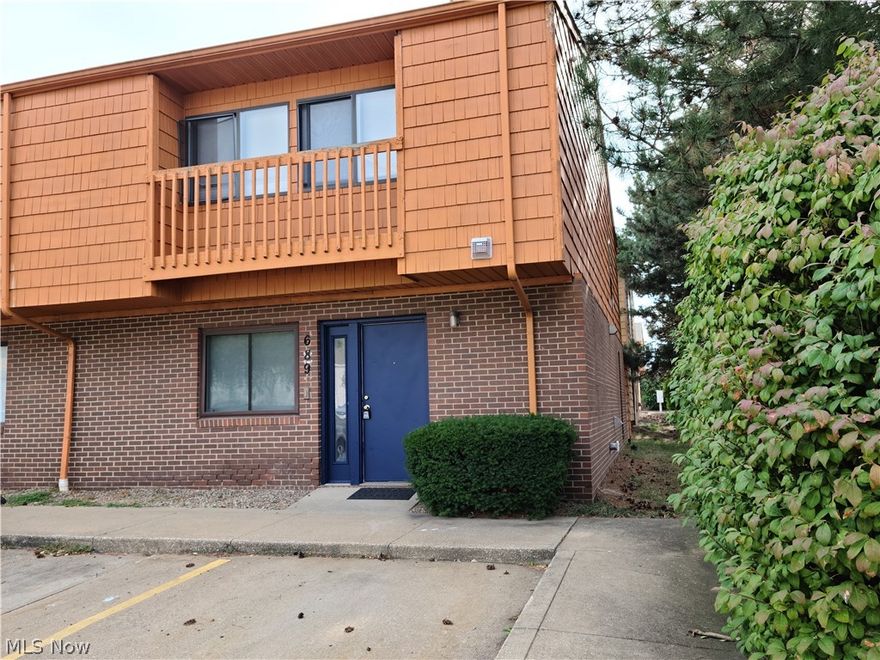 689 Carroll St Akron, OH 44314 is a newly remodeled end unit Townhouse with 5 bedrooms and 5 bathrooms of which 1 bedroom and 1 bathroom is located on the 1st floor and 4 bedrooms with attached bathrooms are on the 2nd floor with Jack & Jill style bathrooms between the bedrooms. Section 8 welcome.  On the 1st floor you'll be greeted into the foyer with new LVT flooring & flanking the hallway is the 1st floor bedroom with full wall of closets & a full bathroom across the hall. Midway down the hall is a fully applianced laundry room & utility room combination. Rear of the home is a HUGE Living Room with 2 large sliding glass doors to the rear patio & on the far end is the dining area & the fully applianced kitchen. There is off street parking in the townhouse community parking lots. The mailboxes are clustered & the community is on the Akron U Busline called the Roo. The property has an alarm system & the parking is lit and cameras for additional security. Rent includes the HOA fee for t